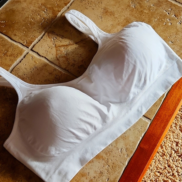 truekind Other - Truekind womans white 4XL bra with extender like new